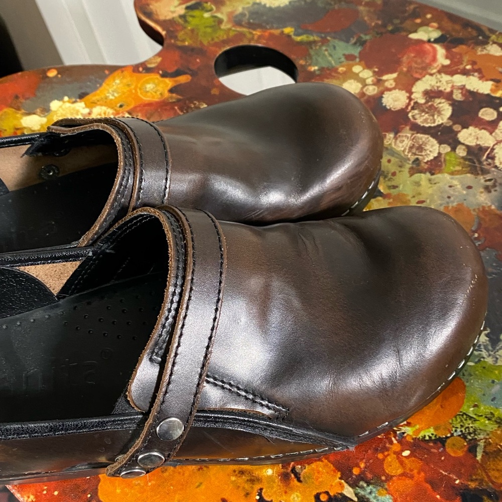 Women’s Saniya clogs